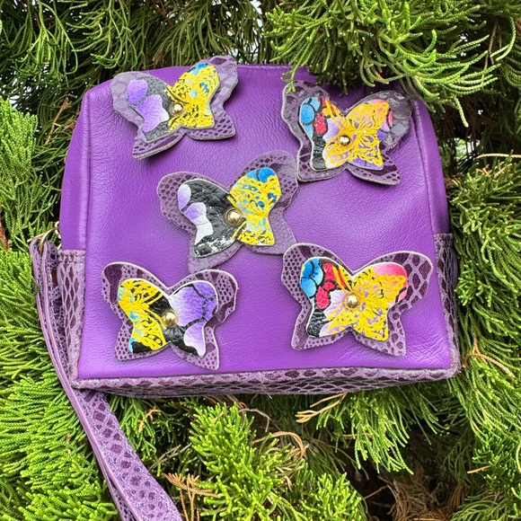 Sharif 1827 Purple Leather Butterfly Appliqué Wristlet Bag - Picture 10 of 10